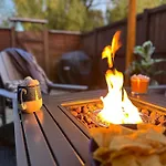 Luxury Central 2-Bed Townhouse - Parking, Hot Tub & Fire Pit