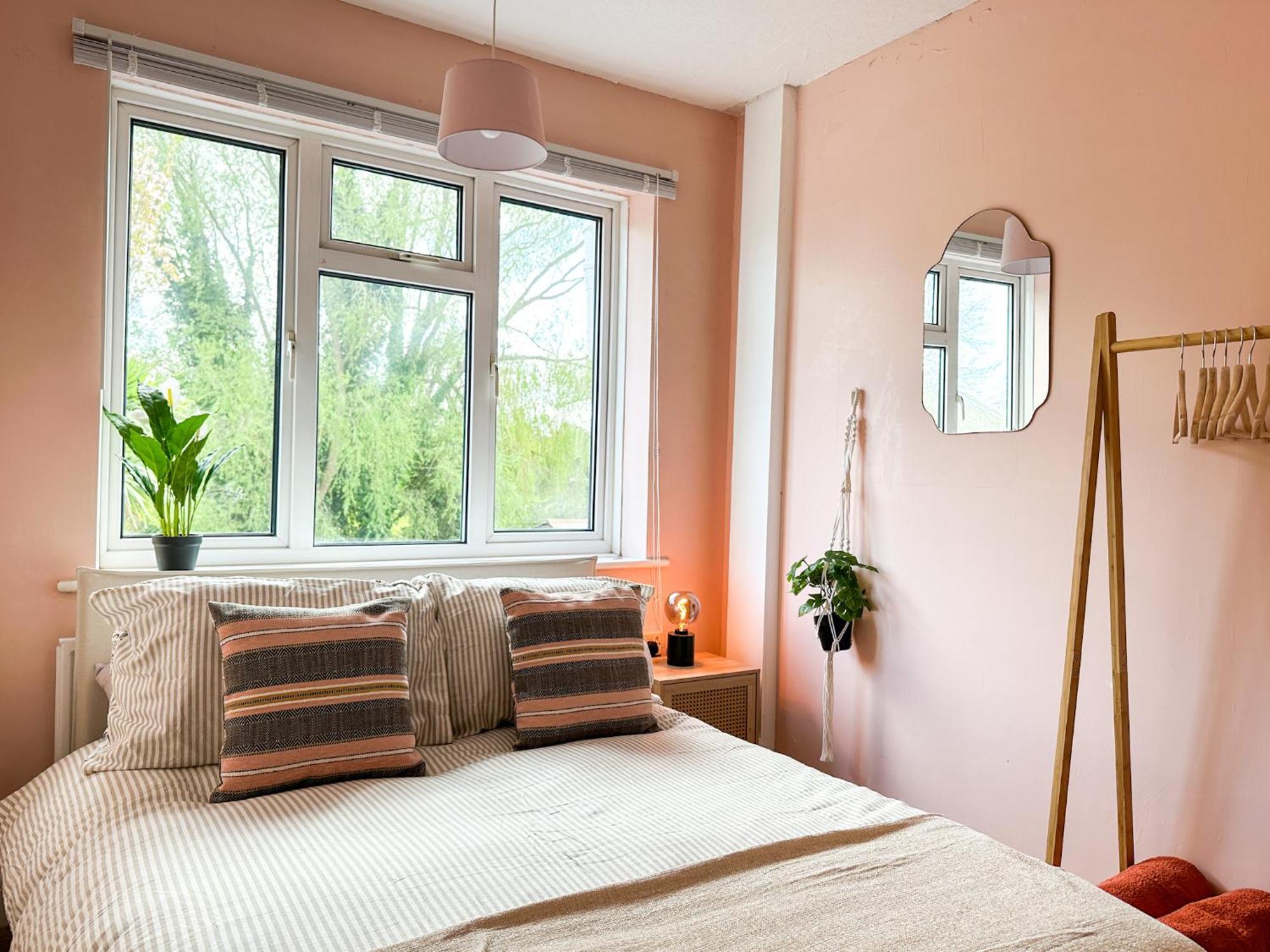 Luxury 2-bed Townhouse - Parking, Hot Tub & Fire Pit Villa Canterbury