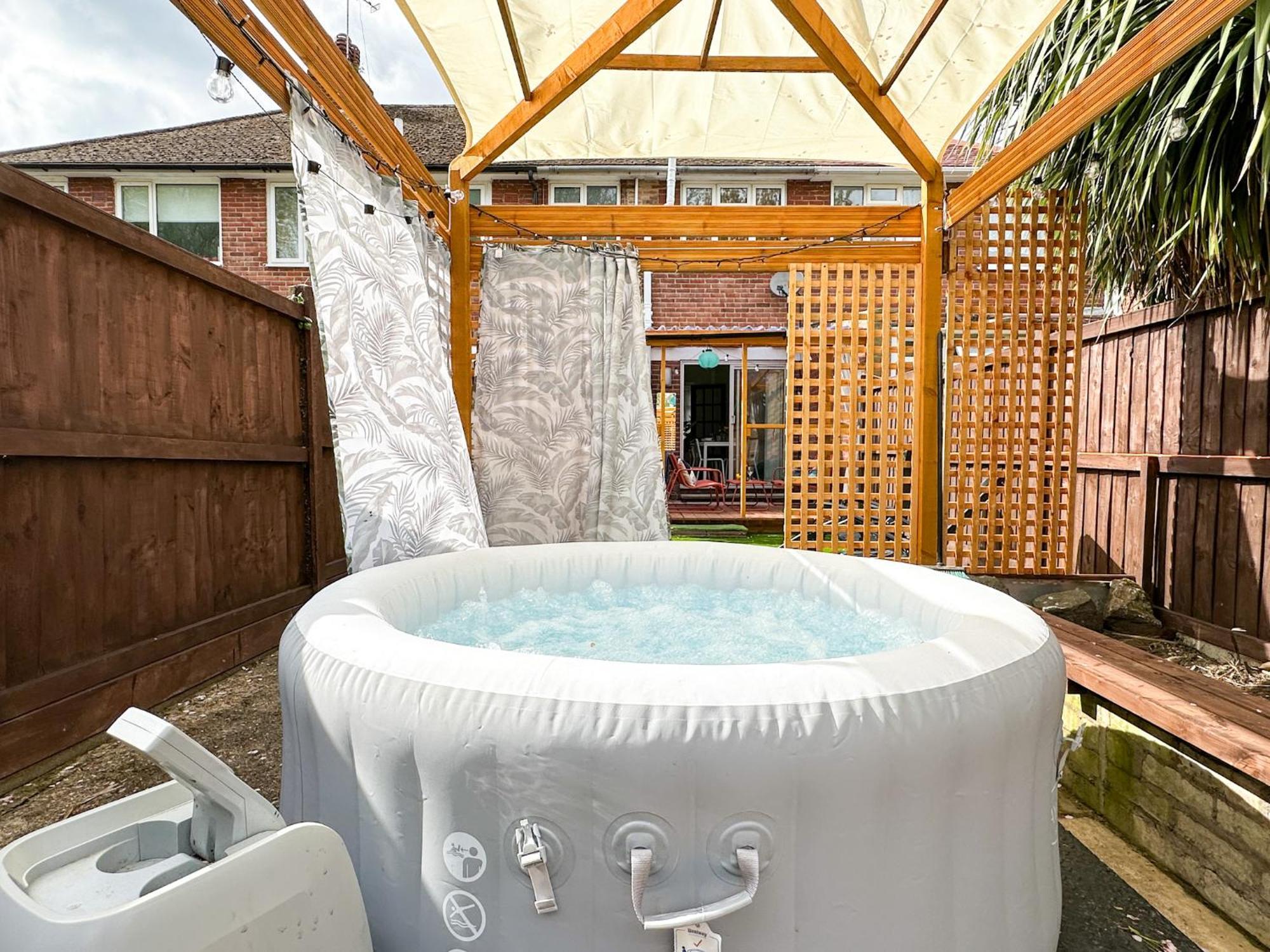 Villa Luxury 2-bed Townhouse - Parking, Hot Tub & Fire Pit Canterbury
